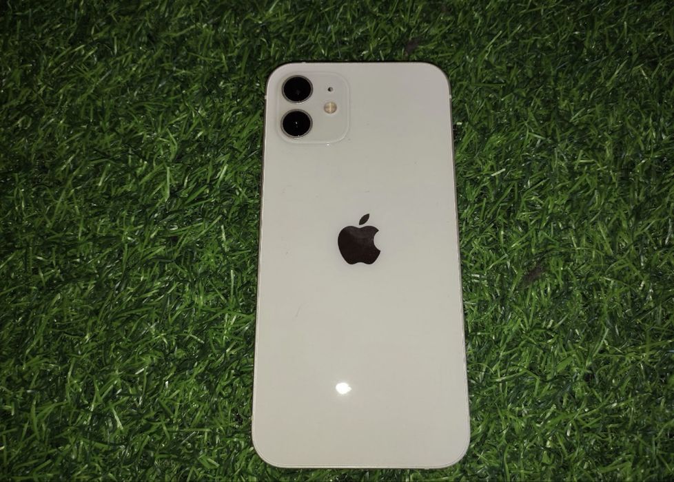 Айфон 12 128гб идеал