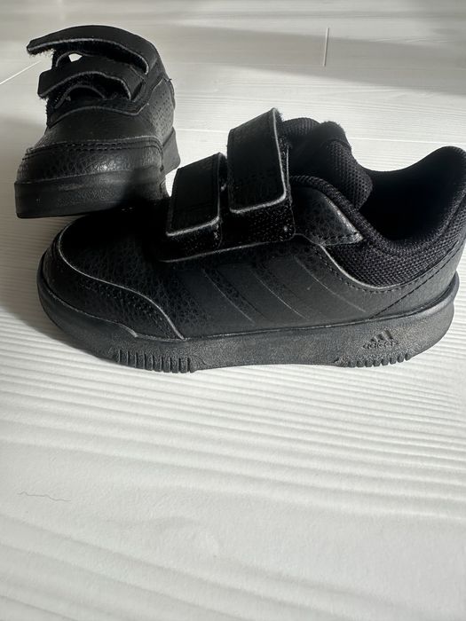 Adidas детски маратонки размер 25