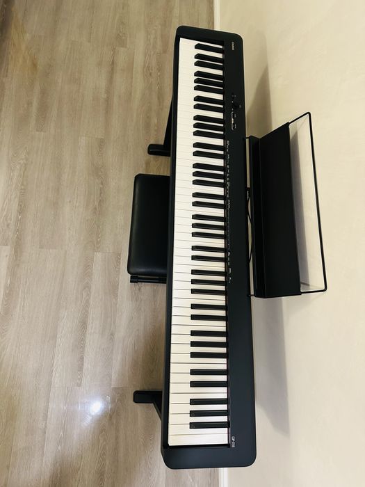 Van Pian Casio aproape nou cu scaun inclus