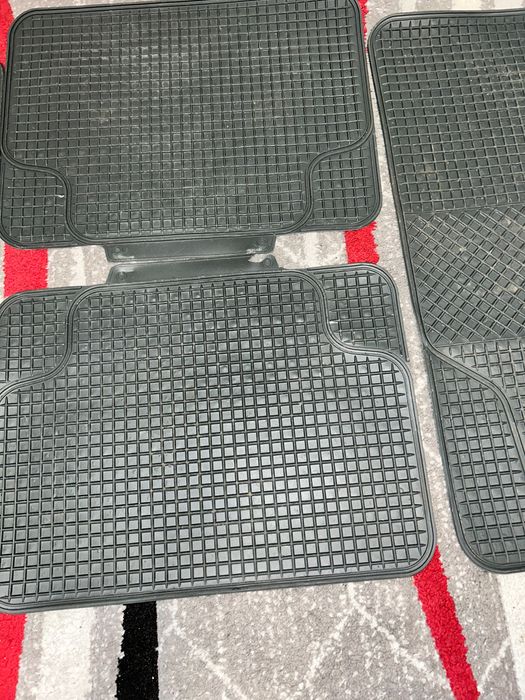 4 броя универсални стелки за кола