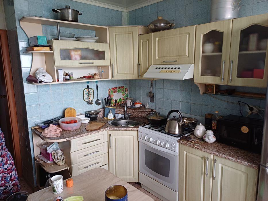 Продам кухонную гарнитуру б/у