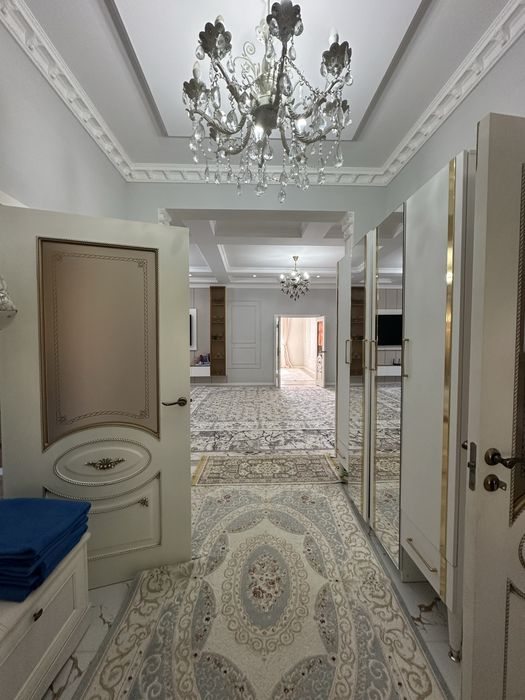 Сәулеттен 5 бөлмелі жер үй