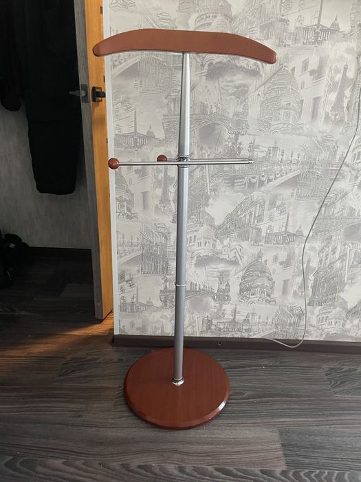 Напольная вешалка