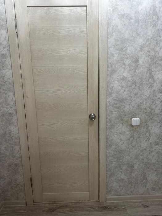 Продам б/у двери