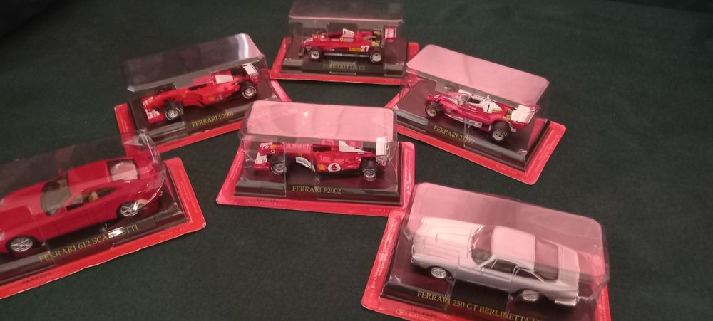 Ferrari  scara 1:43