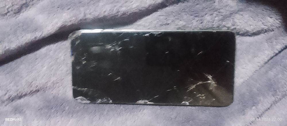 Продаю телефон моторола разбитый экран