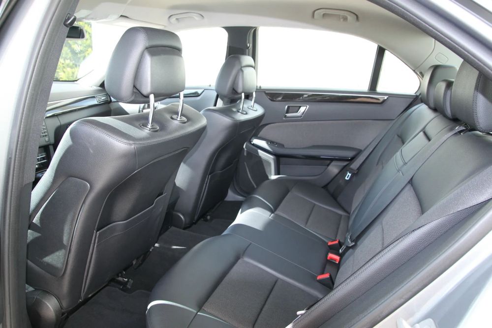 Mercedes-Benz E 250d 4MATIC 204PS/ 500n/m/ Distronic/ Nav Mare/ ILS LED/ TOP - CA NOU