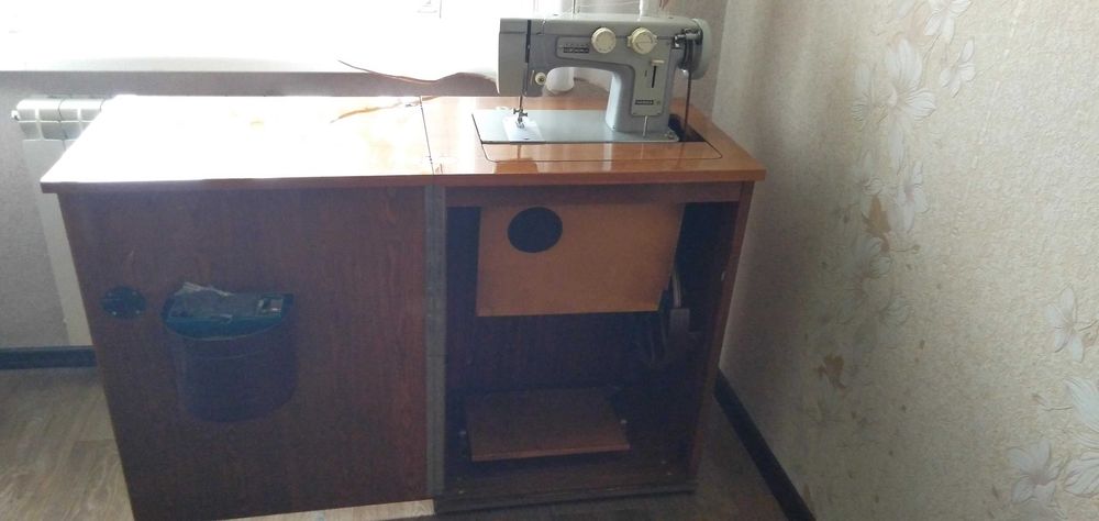 Швейная машина Чайка