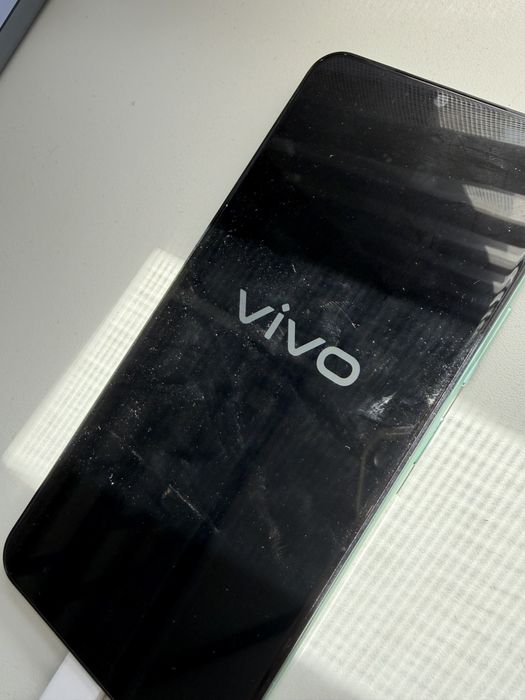 Продам смартфон Vivo Y03