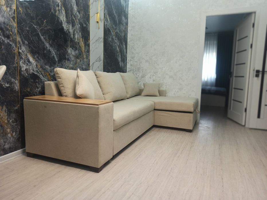 Raskladnoy uglavoy divan