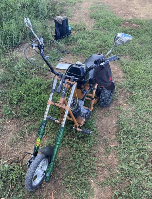 Triciclu America motor benzina 45km/h