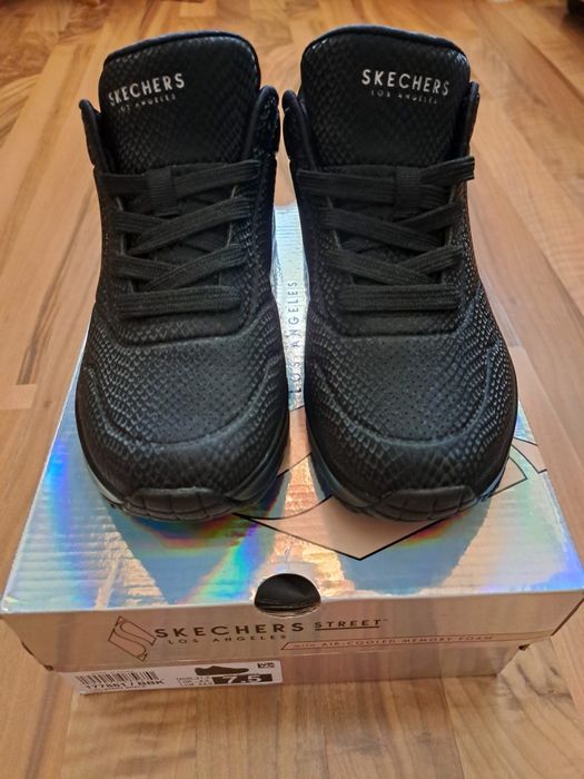 Adidasi sketchers