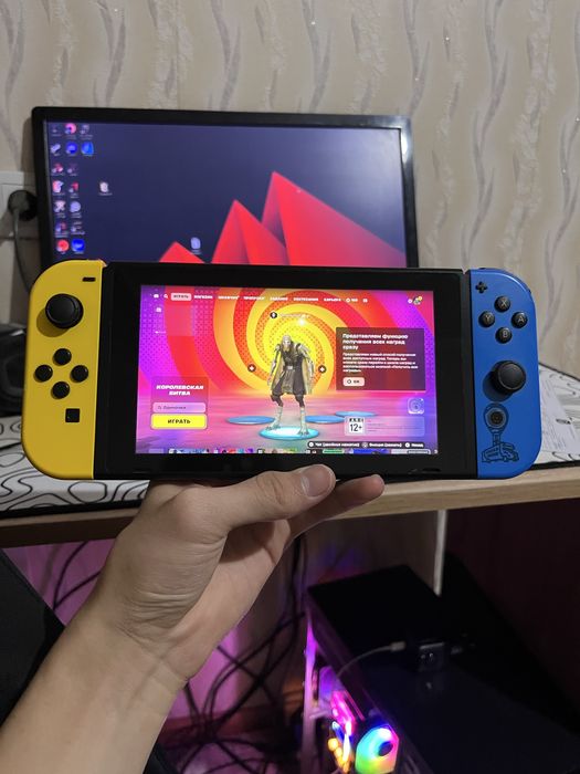 Продам нинтендо свитч олед на запчасти