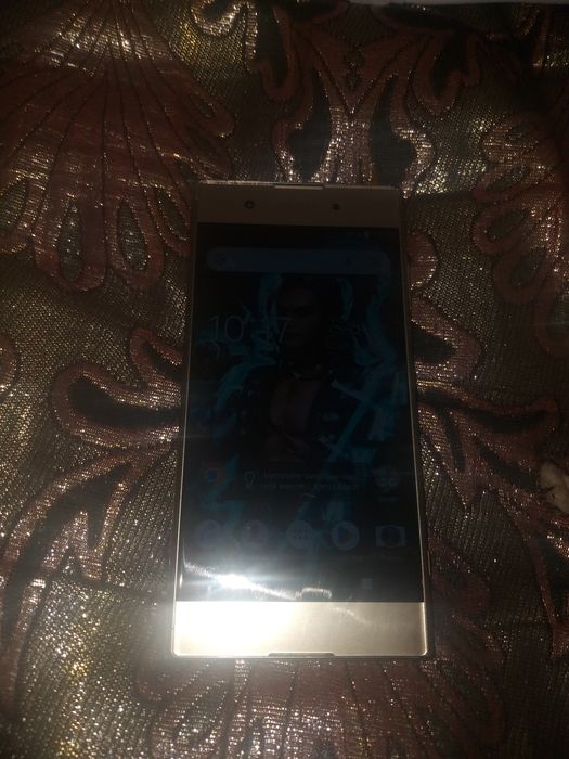 Soni Xperia  G3412 телефон сотилади срочно