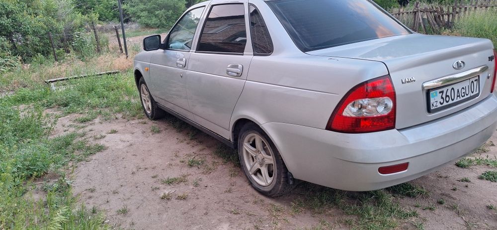 Продам приора 2012год