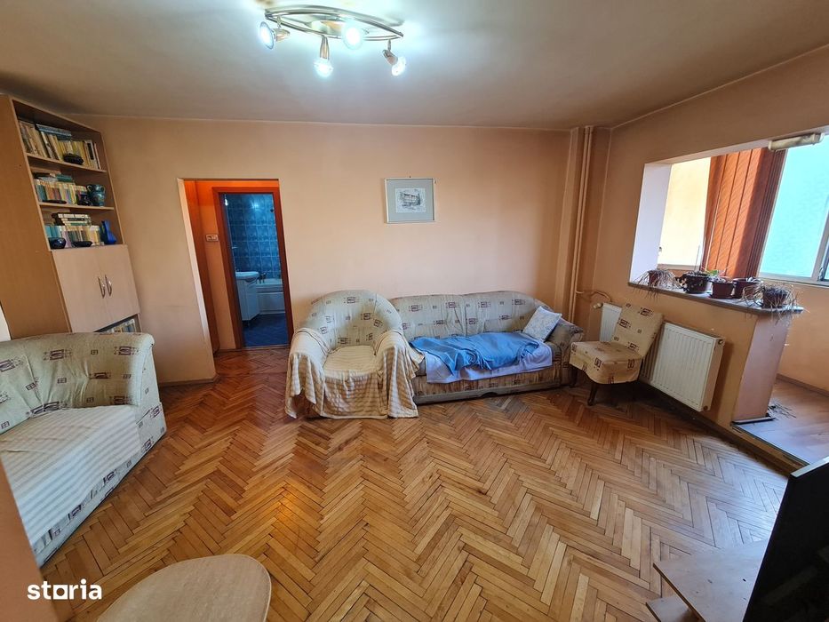 Vand ap.4 camere zona Micalaca Maranata Malul muresului et.2 cu balcon