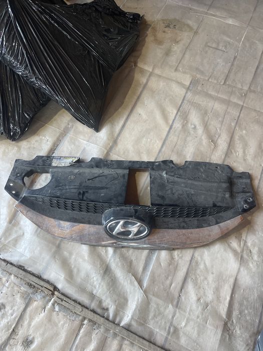 Grila emblema bara hyundai ix35 2011-2014