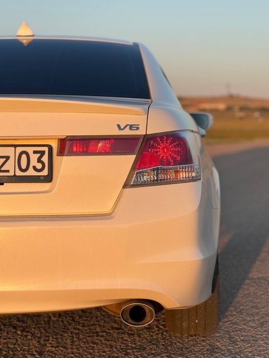 Продам Honda Inspire