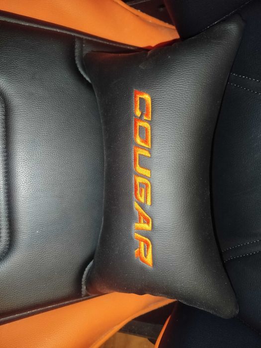 Игровое кресло cougar в идеальном состоянии
