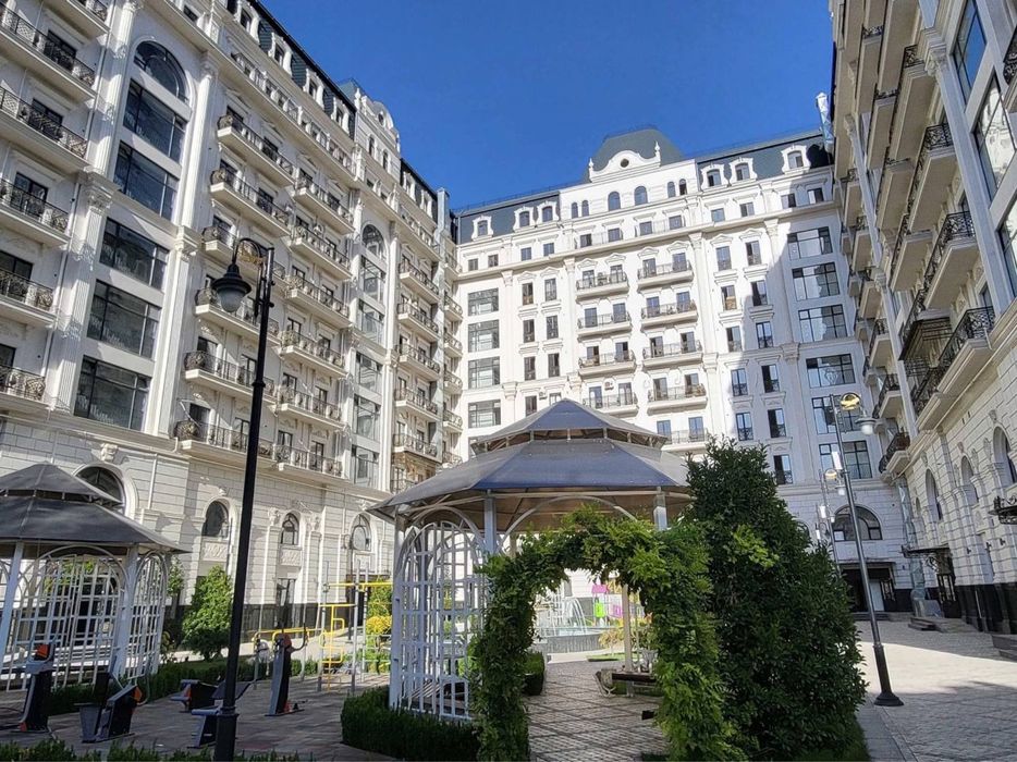 ЖК Казахстан , квартира 3-х комнатная 98м2.