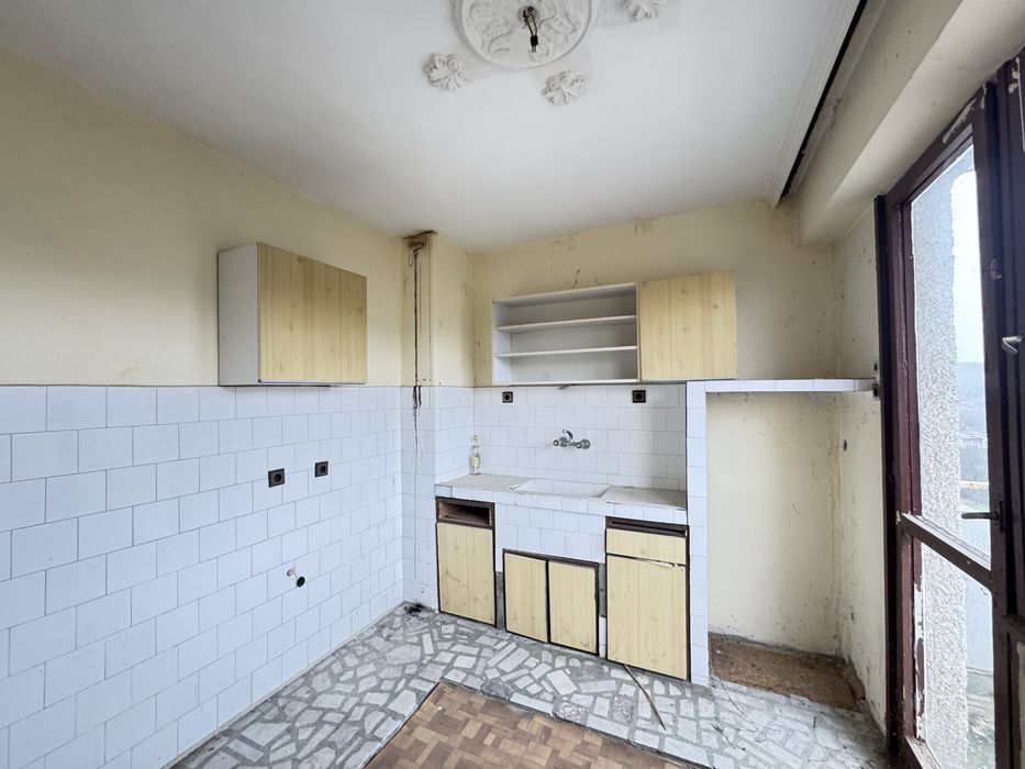 Продава се Тристаен апартамент в Казанлък - 84 кв.м за 357 €/кв.м - Снимка #4