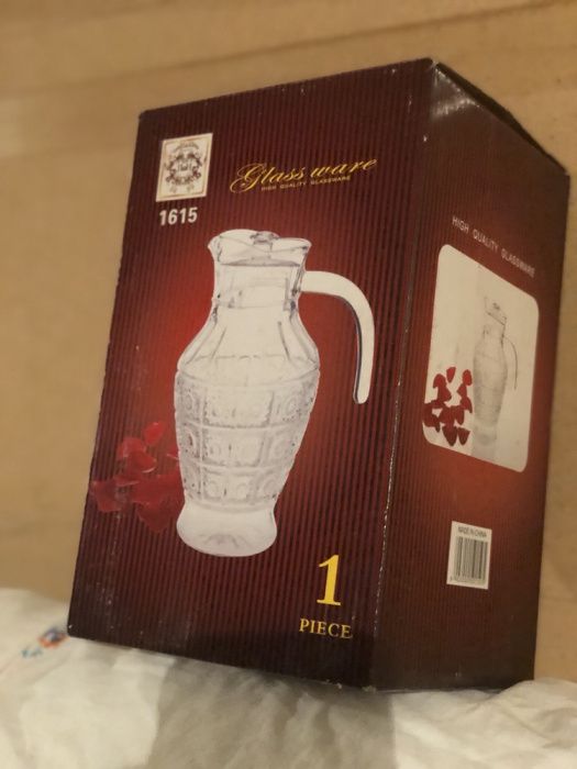 Графины разные, импортные высокого качества для подарка