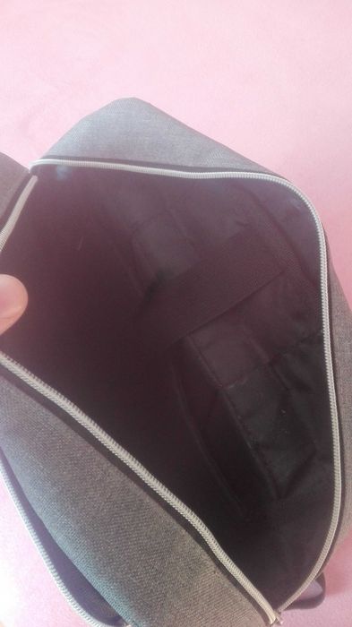 Rucsac sau ghiozdan are compartiment de laptop