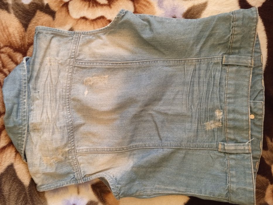 Tricouri fete mărimea S , toate la 60 de lei