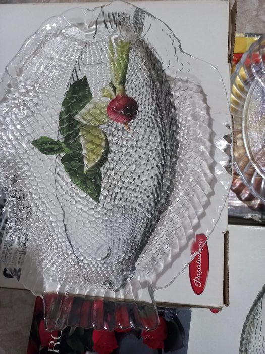 Продается посуда набором.