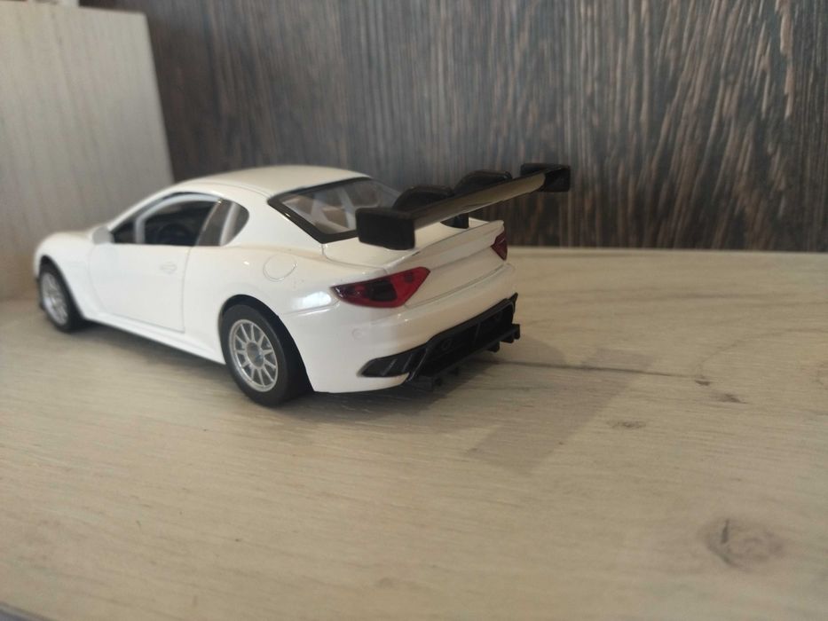 Метална количка Maserati Gran Turismo MC GT4 !!!