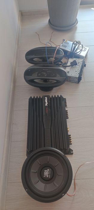 Vand sistem audio  auto, amplificator, player, boxe.