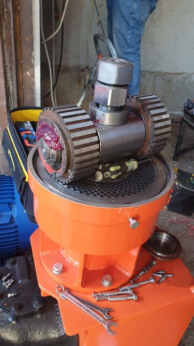 Peleti Linie- Presa - utilaje noi