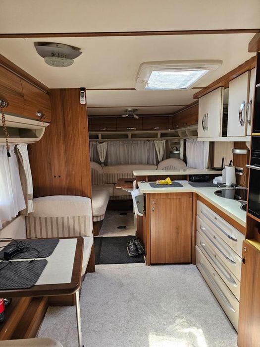 vând rulota hobby premium 700