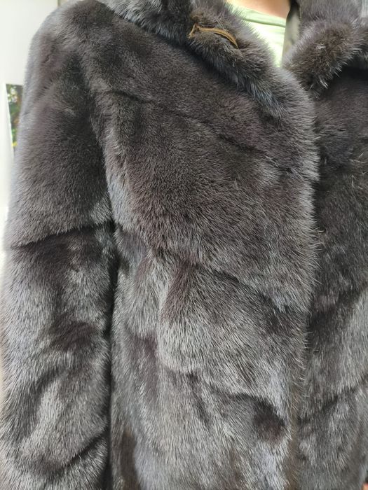 Продам шубу норковую