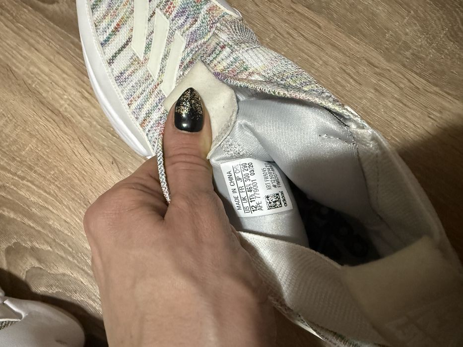 Чисто нови маратонки