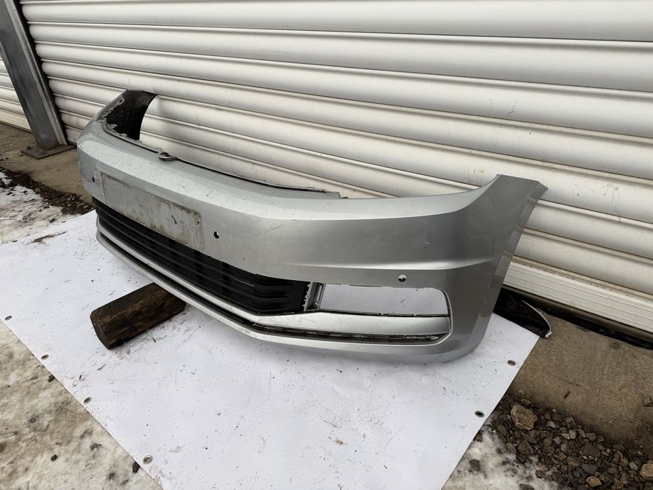 Предна броня за VW Touran (2015-2022)