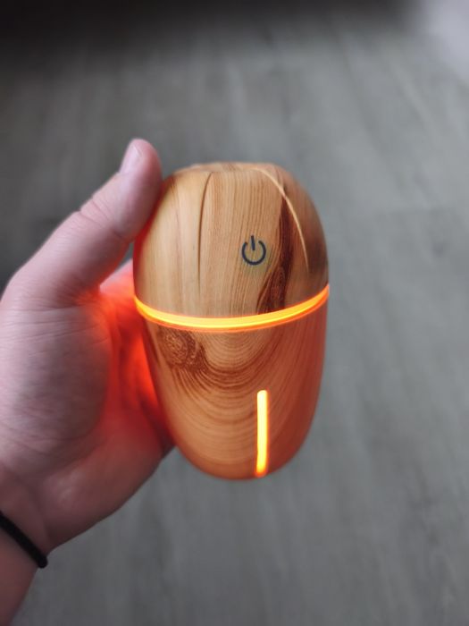 Umidificator portabil lumini RGB, 35 lei, doar in Cluj