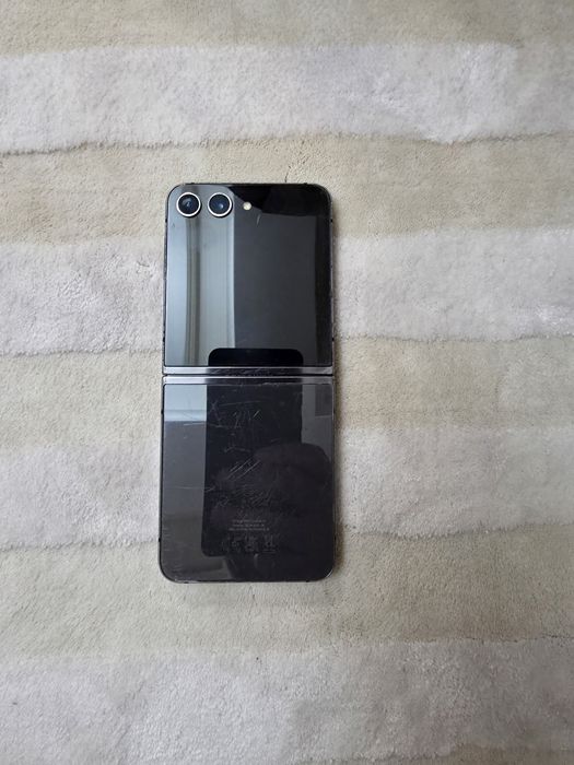 Vând Samsung Z flip 5