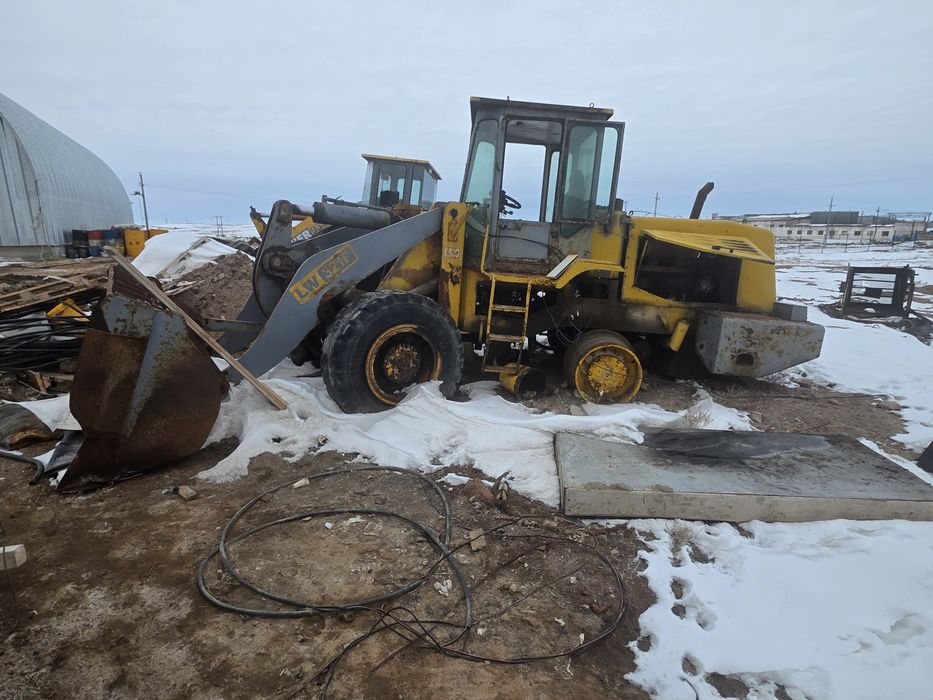 Фронтальный погрузчик