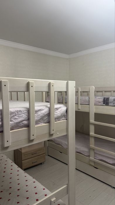 Продам две двухъярусные кровати
