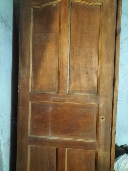 Дверь деревянная