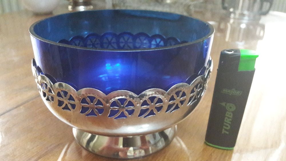 На продажу Графин и вазочка