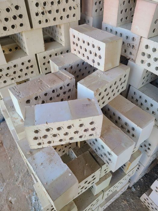 Butun va teshik gisht