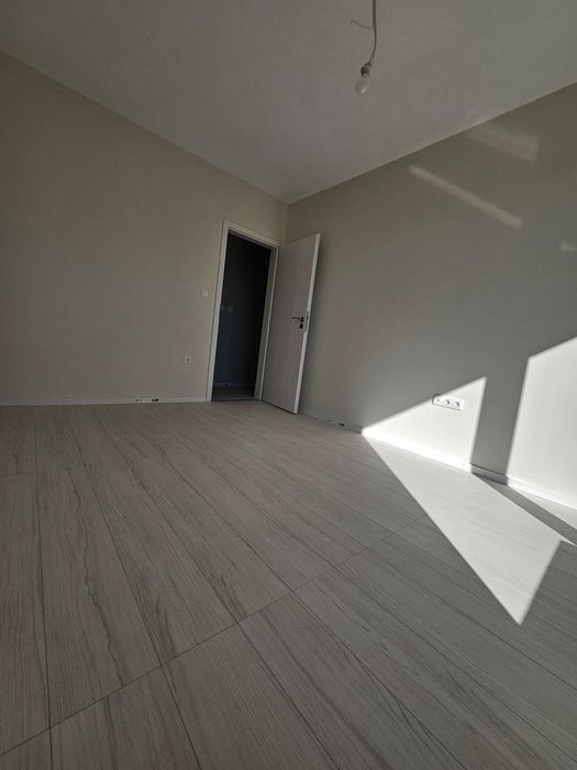 Продава се Тристаен апартамент в Пловдив, Остромила - 80 кв.м за 957 €/кв.м - Снимка #4