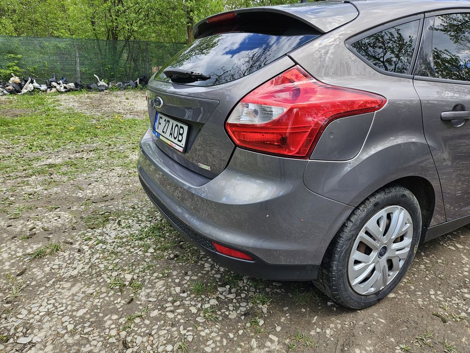 Haion cu Luneta Ford Focus Mk3
