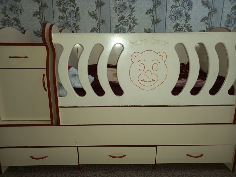 Срочно детский кровать сотилади