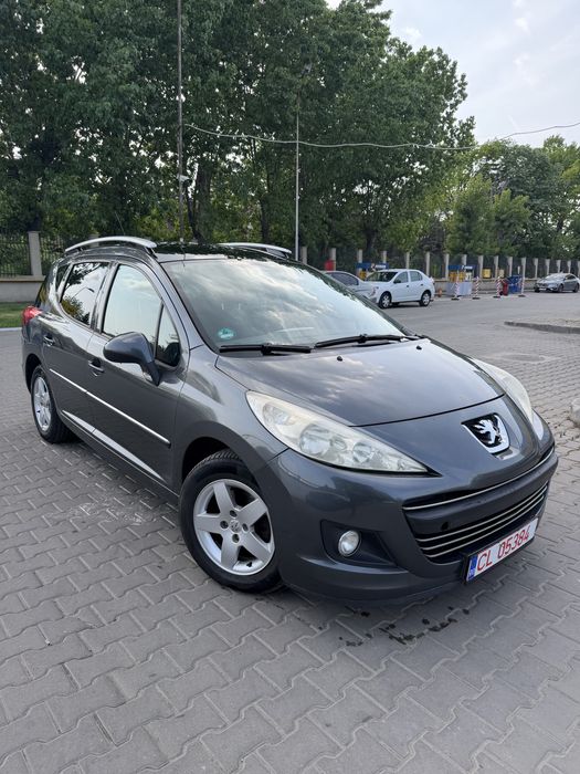 peugeot 207 sw  2011