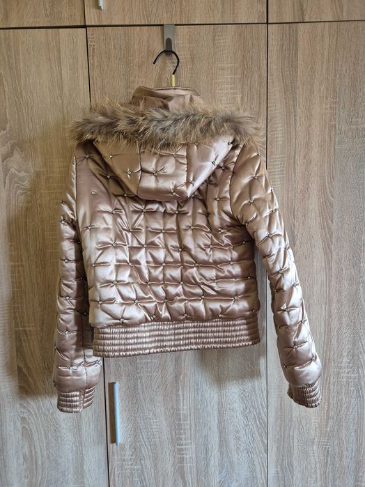 Спортно яке в златист цвят