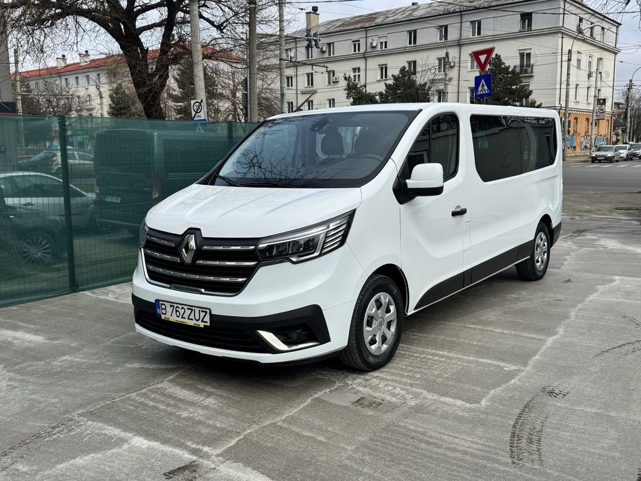 Renault Trafic 2023/9 locuri/150cp/pos leasing/tva deductibil.
