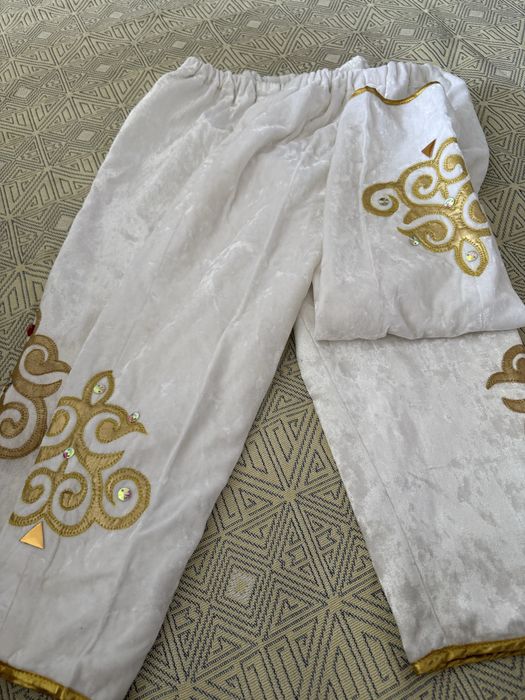 Сатылымда ұлттық қазақы киім